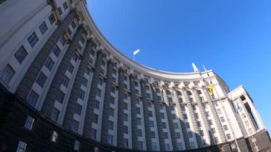 Ukrayna 'nın Kyiv' deki hükümet binası - Bakanlar Kurulu, yavaş çekim