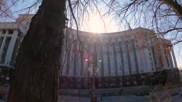 Het symbool van de politiek in Oekraïne - Overheidsgebouw — Stockvideo