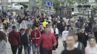 Ukrayna 'nın Kyiv şehrinde kalabalık bir cadde