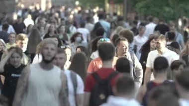 Ukrayna 'nın Kyiv şehrinde kalabalık bir cadde
