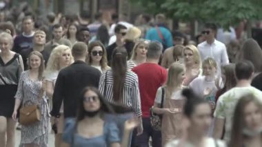 Ukrayna 'nın Kyiv şehrinde kalabalık bir cadde