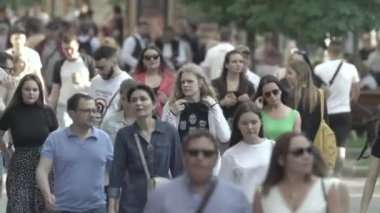 Ukrayna 'nın Kyiv şehrinde kalabalık bir cadde