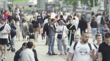 Ukrayna 'nın Kyiv şehrinde kalabalık bir cadde