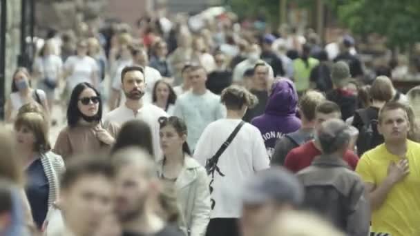 ウクライナ共和国キエフ市の混雑した通り — ストック動画