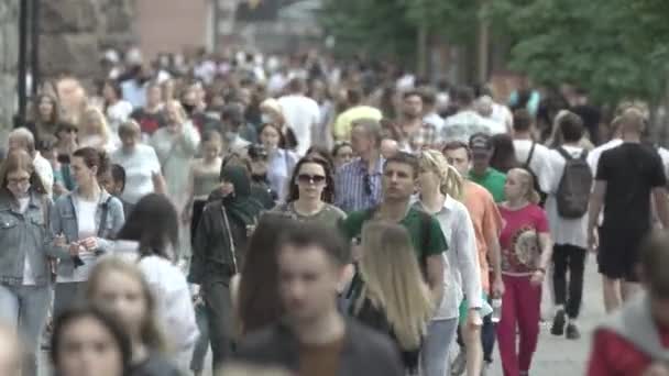 Überfüllte Straße in Kiew, Ukraine — Stockvideo