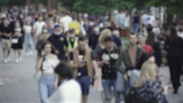 Silueta přeplněné městské ulice — Stock video