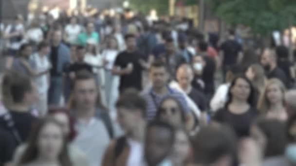 Silhueta de uma rua de cidade lotada — Vídeo de Stock