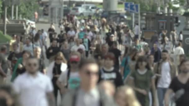 Silhueta de uma rua de cidade lotada — Vídeo de Stock