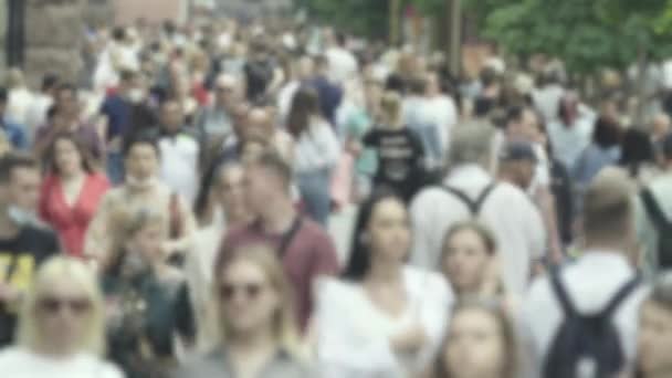 Silhouette del flusso di persone in città — Video Stock