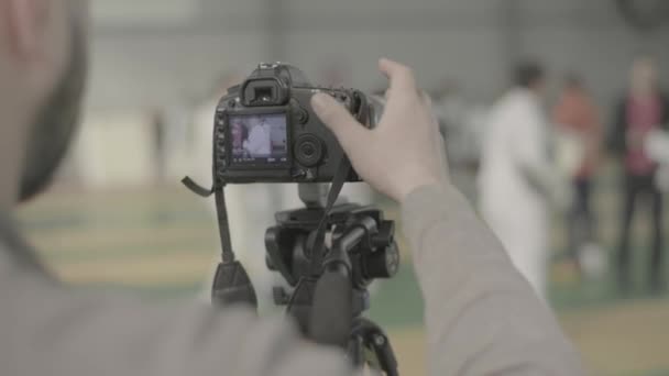 写真家-フェンシング競技会でカメラマンの作品 — ストック動画