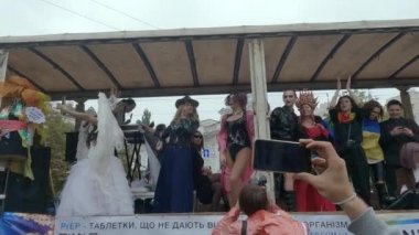Ukrayna 'nın başkenti Kyiv' deki Kyiv Onur Topluluğunun LGBT haklarının korunması için Eşitlik Yürüyüşü