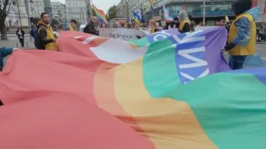Ukrayna 'nın başkenti Kyiv' deki Kyiv Onur Topluluğunun LGBT haklarının korunması için Eşitlik Yürüyüşü