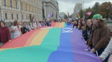 Ukrayna 'nın başkenti Kyiv' deki Kyiv Onur Topluluğunun LGBT haklarının korunması için Eşitlik Yürüyüşü