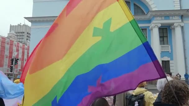 Jämställdhetsmarsch för skydd av HBT-rättigheter för Kiev Pride Community i Kiev, Ukraina — Stockvideo