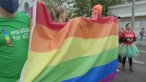 Gleichheitsmarsch für den Schutz der LGBT-Rechte der Kiewer Pride Community in Kiew, Ukraine — Stockvideo