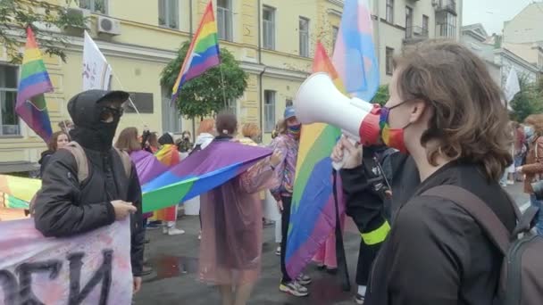 Persamaan Maret untuk perlindungan hak LGBT Masyarakat Kebanggaan Kyiv di Kyiv, Ukraina — Stok Video