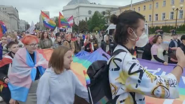 Πορεία για την υποστήριξη των δικαιωμάτων της ΛΟΑΤ κοινότητας στην Ουκρανία - Kyiv Pride — Αρχείο Βίντεο