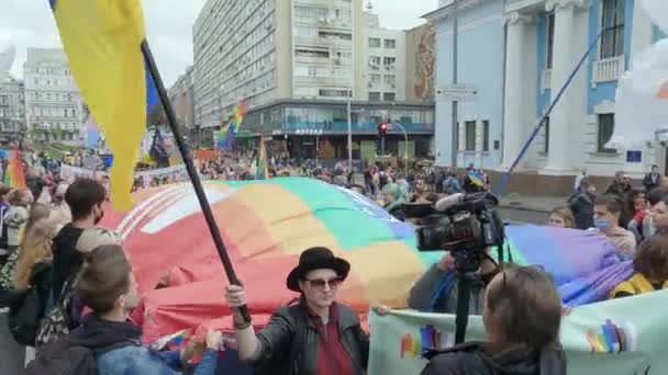 Mars till stöd för hbt-samfundets rättigheter i Ukraina - Kiev Pride — Stockvideo