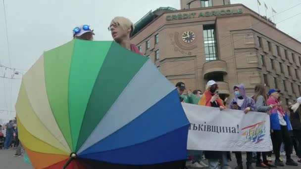 Březen na podporu práv LGBT komunity na Ukrajině - Kyjev Pride — Stock video