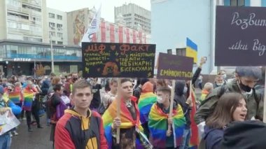 Ukrayna 'daki LGBT topluluğunun haklarına destek yürüyüşü - Kyiv Pride