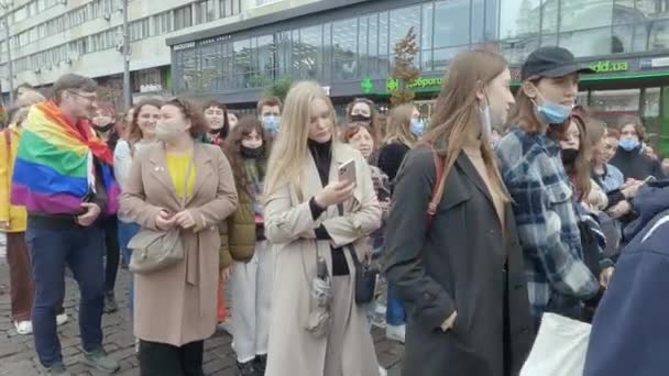 Maart ter ondersteuning van de rechten van de LGBT-gemeenschap in Oekraïne - Kyiv Pride — Stockvideo