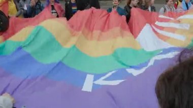 Ukrayna 'daki LGBT topluluğunun haklarına destek yürüyüşü - Kyiv Pride