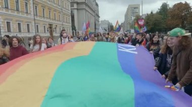 Ukrayna 'daki LGBT topluluğunun haklarına destek yürüyüşü - Kyiv Pride