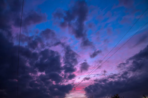 Prachtige Lucht Met Roze Paarse Wolken Een Hele Mooie Zonsondergang — Stockfoto