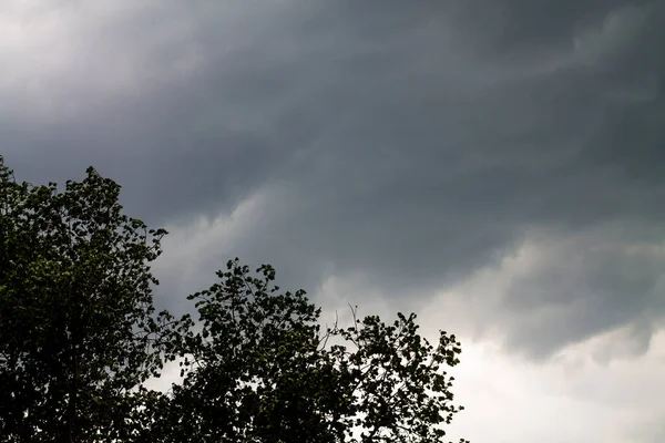 Fırtınadan Önce Güzel Gökyüzü Bulutlar — Stok fotoğraf