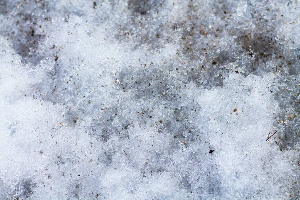 春の雪だ 汚い雪 — ストック写真