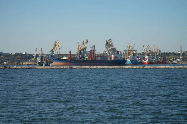 Vista Longe Guindastes Navios Porto Berdyansk — Fotografia de Stock