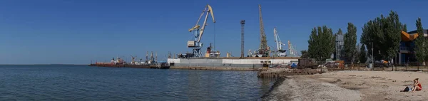 Navios Estão Atracados Porto Berdyansk — Fotografia de Stock