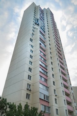 Troeshchyna bölgesinde Kiev şehrindeki modern yüksek binalar.