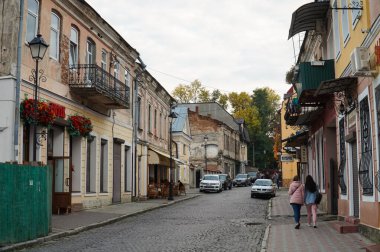 Eski Kamyanets-Podilsky kasabasının resimli sokakları