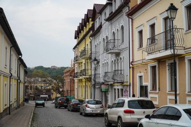 Eski Kamyanets-Podilsky kasabasının resimli sokakları