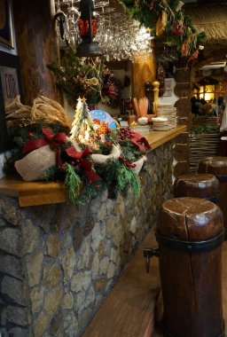 Odessa 'daki kafelerden birinde Noel süsleri..