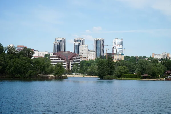 Hermosos Rascacielos Orillas Del Río Dniéper Ciudad Dnipro — Foto de Stock