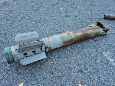 Rusların Ukrayna 'da sivillere fırlattığı füzenin gövdesi.