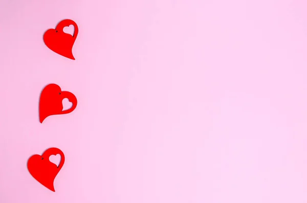 Rood Houten Romantische Hartjes Voor Valentijnsdag Een Roze Achtergrond Love — Stockfoto