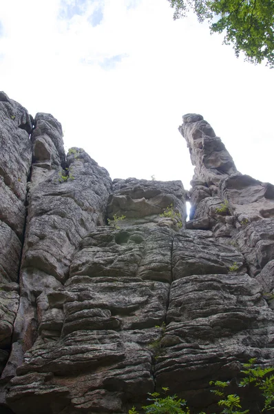 Grupo de rocas Tres hermanos. Taganay. Urales del Sur-2 —  Fotos de Stock