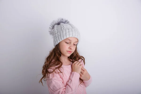 Adolescente Posando Roupas Inverno Suéter Chapéu — Fotografia de Stock