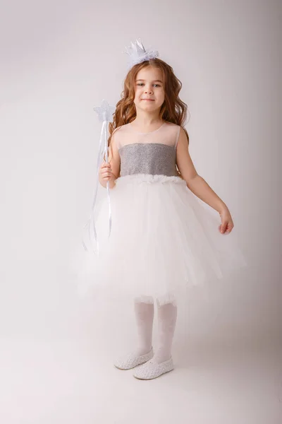 Petite Fille Costume Fée Princesse Fille Tenant Une Baguette Magique — Photo