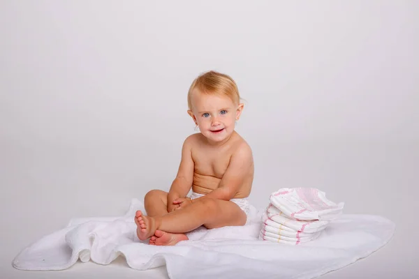 Criança Infantil Bebê Criança Sentada Rastejando Para Trás Feliz Sorrindo — Fotografia de Stock