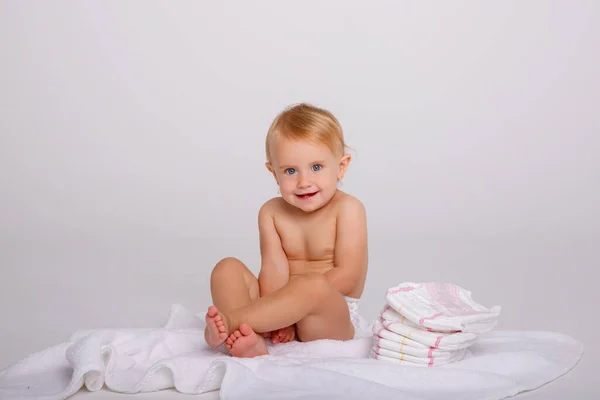 Niño Bebé Niño Pequeño Sentado Arrastrándose Hacia Atrás Feliz Sonriendo —  Fotos de Stock