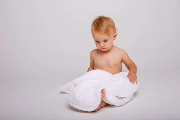 Cute Little Baby Girl Posing Studio Towel — Stock Photo, Image