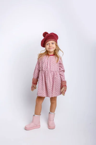 Adorável Menina Posando Roupas Inverno Contra Cinza — Fotografia de Stock