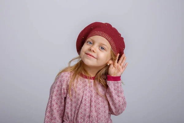 Adorable Chica Con Vestido Rosa Sombrero Con Pompón — Foto de Stock