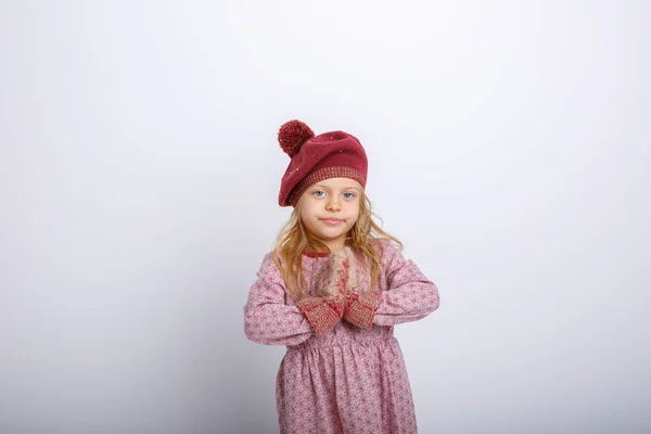 Adorável Menina Posando Roupas Inverno Contra Cinza — Fotografia de Stock