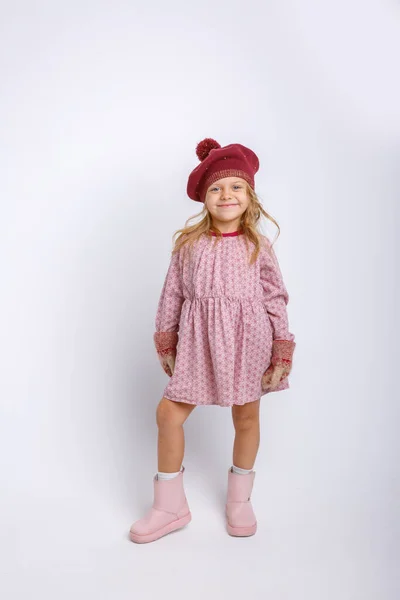 Adorável Menina Posando Roupas Inverno Contra Cinza — Fotografia de Stock