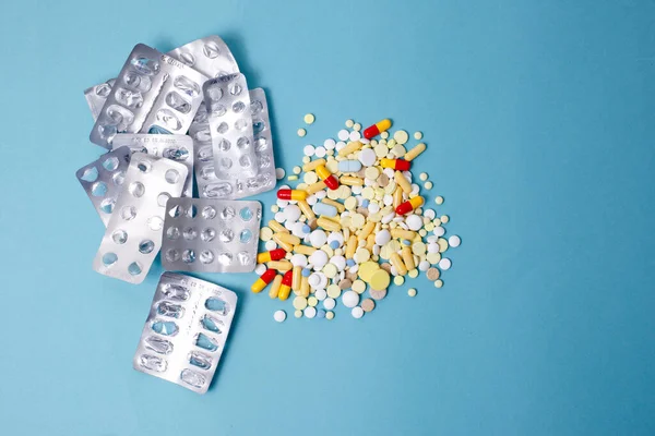 Pillen Tabletten Blauwe Achtergrond — Stockfoto